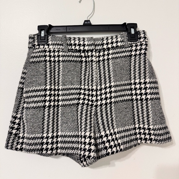 H&M Shorts Size 4 - Picture 1 of 3